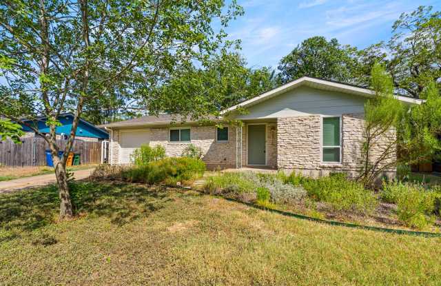 Beautiful 3 bedroom, 1 bathroom home in Highland! photos photos