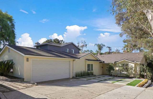 Over 2000 Square Foot Pool Home South of the Blvd. in Woodland Hills Gallery 1