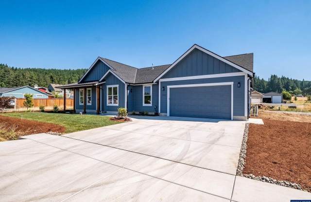 4 Bedroom 2 Bath House - 4549 Kalmia Street, Sweet Home, OR 97386