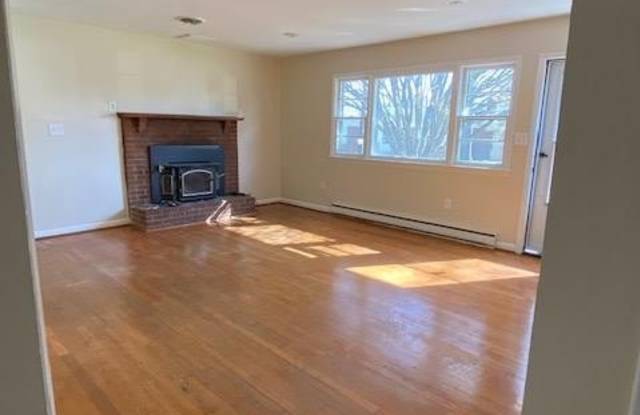 6226 TOWNSEND Drive Gallery 3