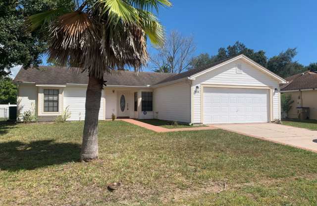 Spacious Home 3 Bedrooms 2 Bath!! Best deal in town! - 938 Delano Court, Poinciana, FL 34758