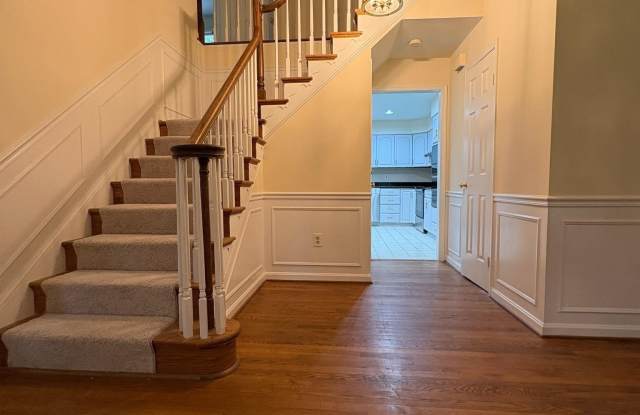 3502 HOLLY Road Gallery 2