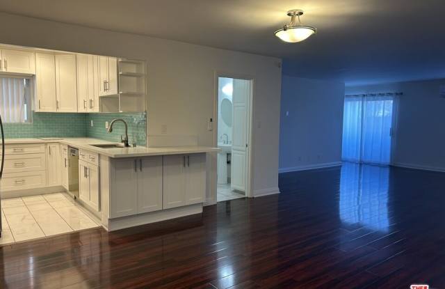 2452 Chelsea Pl Gallery 3