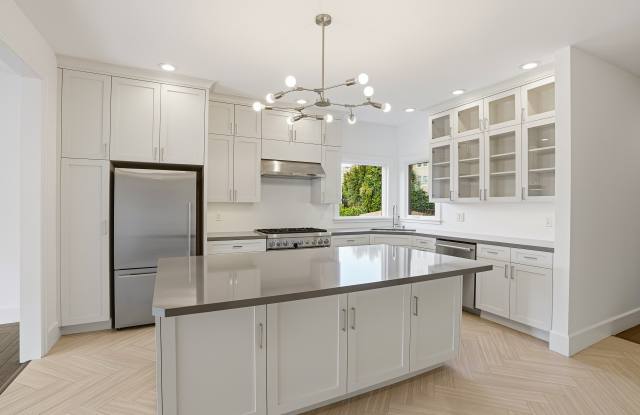 2930 Washington Street photos photos