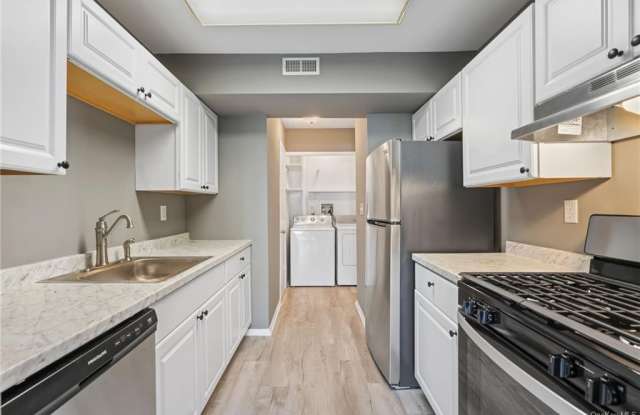 2408 Whispering Hills Gallery 3