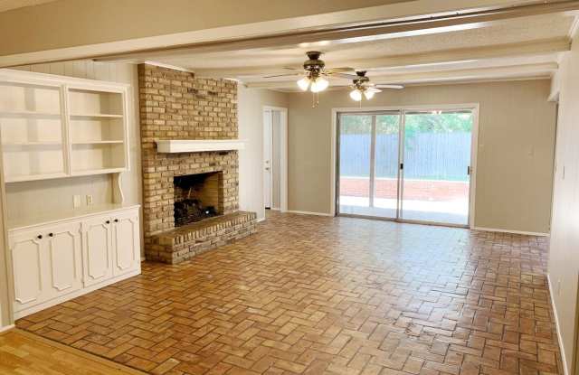 South Tyler! Lovely 3 Bedroom, 2 Bath Home COMING SOON!! photos photos