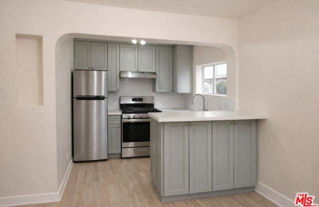 2461 Workman St unit: 5 photos photos