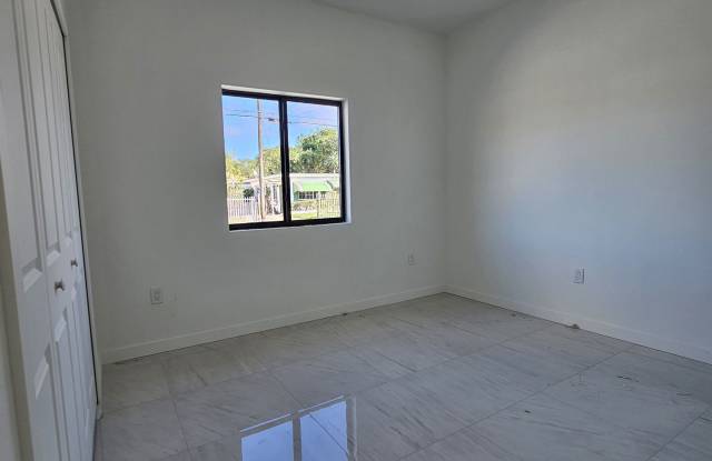 8048 Northwest 14th Court Gallery 4