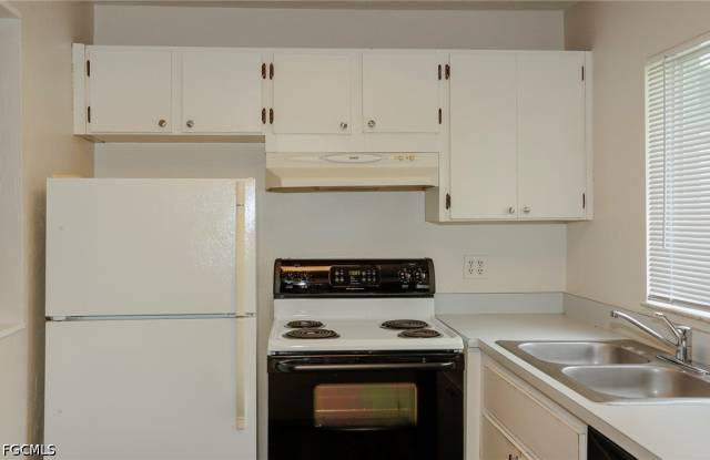 8061 Country Road Gallery 4