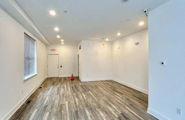1551 N FRANKLIN Street Gallery 2