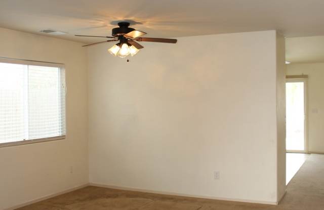 208 Agile Way - S Bakersfield - Super cute and clean 3+2!! - 208 Agile Way, Bakersfield, CA 93307