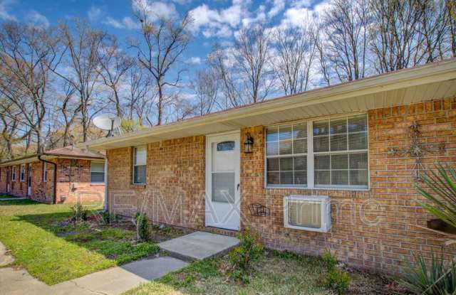 1302-A Linden Avenue - 1302 Linden Avenue, Chesapeake, VA 23325