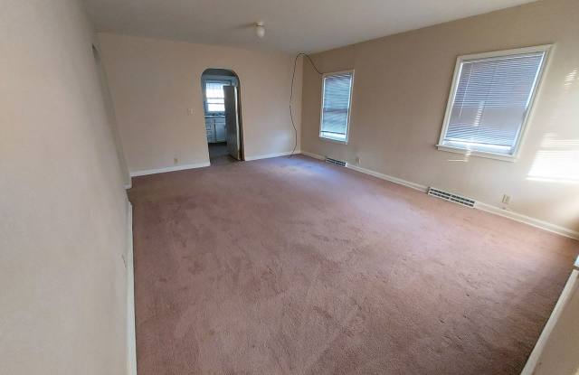 2 Bedroom Home in Laurel w/ Garage & Fenced Yard Gallery 3