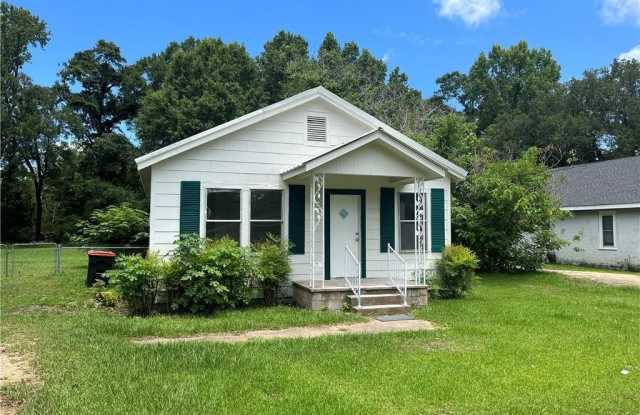 110 15th Street W photos photos