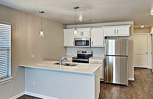 407 Summit Ridge Dr - 407 Summit Ridge Drive, Oklahoma City, OK 73114
