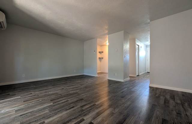Cute 2bd/1.5bth unit with Private Patio and On Site Laundry! Gallery 4