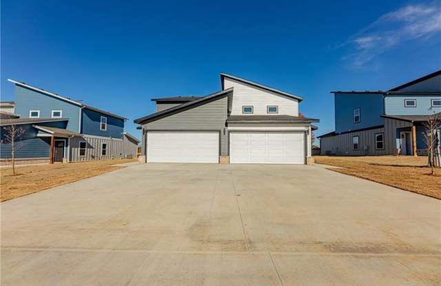 1408  SW Casuarina  DR Unit #2 - 1408 SW Casuarina Dr, Benton County, AR 72712