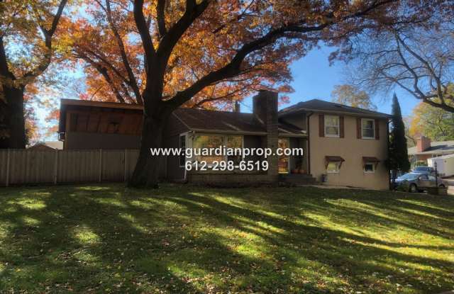 Updated Roseville House on Large Corner Lot for September, Attached Garage, Remodeled Kitchen, 3 Season Porch  Deck photos photos