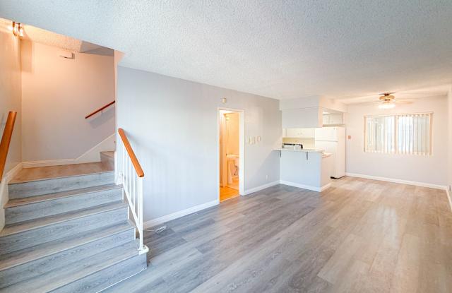 Gorgeous 2 Bed 1.5 Ba Townhouse w/In-Unit Laundry+2 Car Garage photos photos