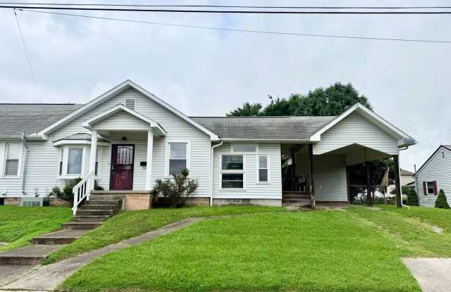 GROUND LEVEL 2 BEDROOM DUPLEX photos photos