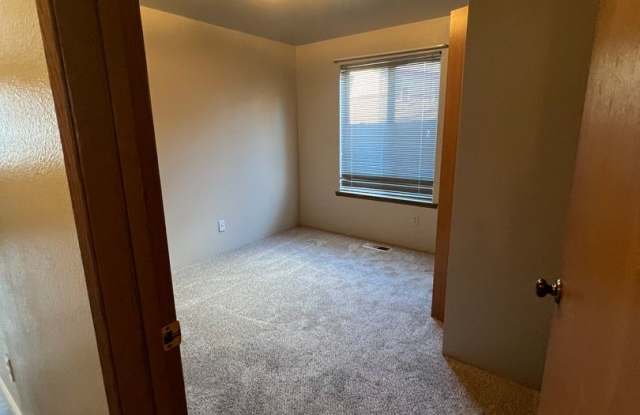 Newly renovated Duplex! Gallery 4