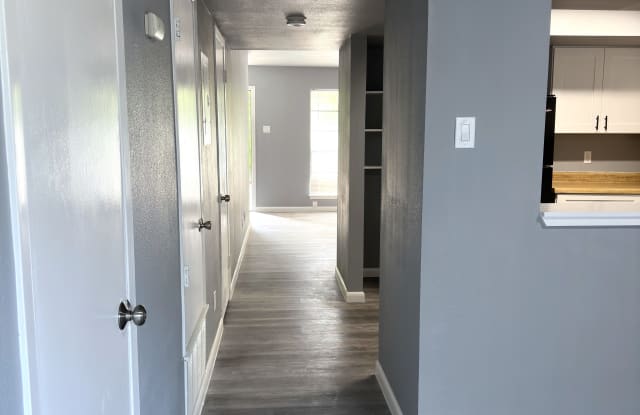 403 Hartline Drive Gallery 3