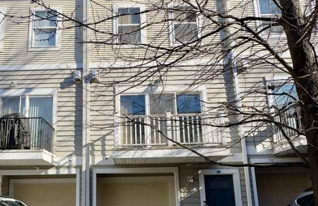 Charming 2Bed/2Bath w/ Den in Butchers Hill - Garage Parking! - 124 North Duncan Street, Baltimore, MD 21231