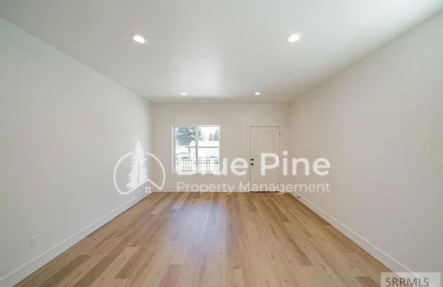 1297 Bear Avenue Gallery 3