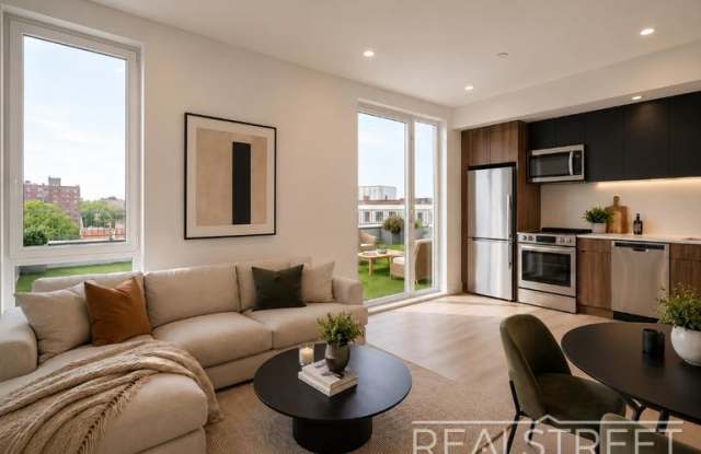 3092 Farragut Road Gallery 2