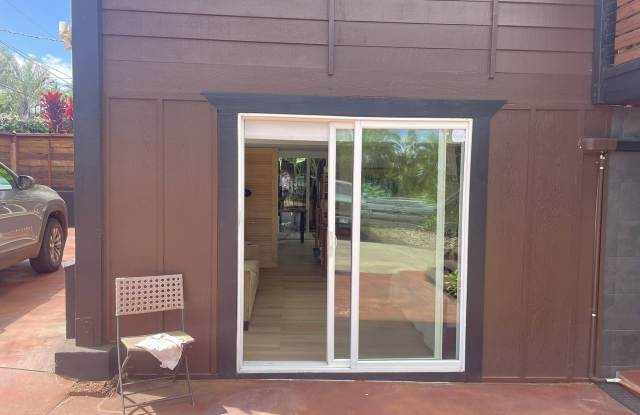 Unique setup in Maui Meadows - Mostly Furnished 2 Bed/2 Bath – Prime Location w/Ocean Views Gallery 4