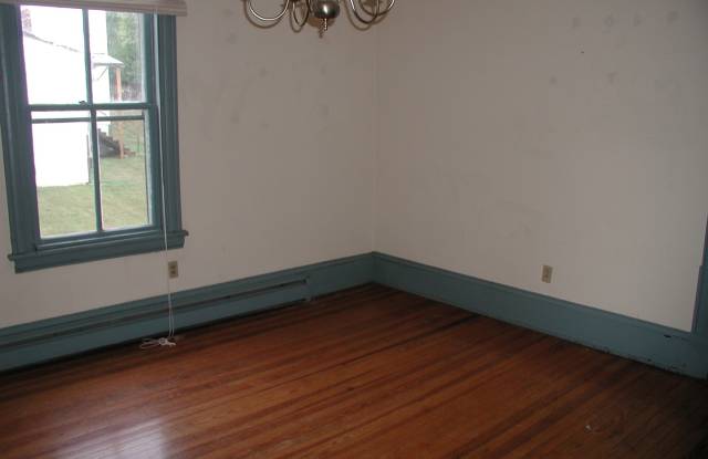 Charming downtown Charlottesville home on Little High St! Gallery 3