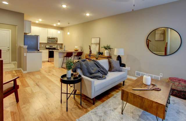 Spacious 3BR Townhome in Fort Collins Gallery 1