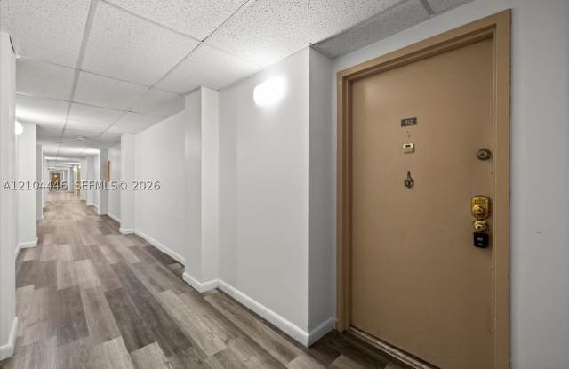 4154 Inverrary Dr Gallery 3