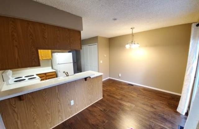 19805 Applewood Court Gallery 4