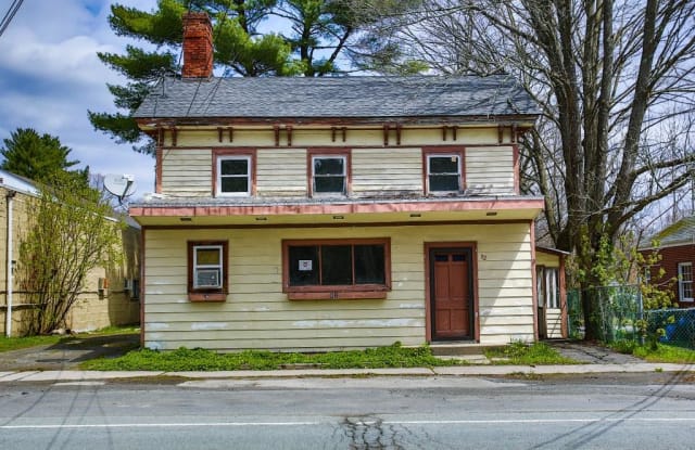 82 Sullivan Street - 82 Sullivan Street, Wurtsboro, NY 12790