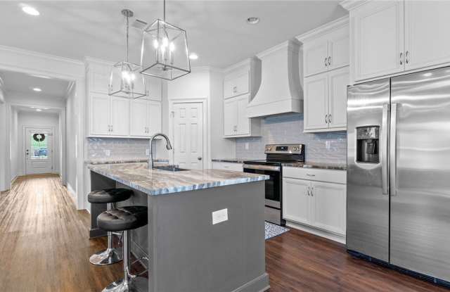 2451- Vesta Drive Gallery 4