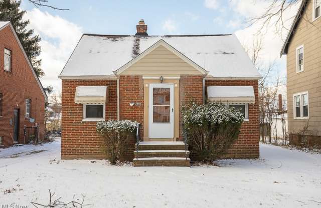 968 Rushleigh - 968 Rushleigh Road, Cleveland Heights, OH 44121