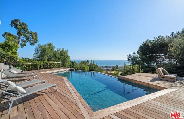 23812 Malibu Crest DR photos photos