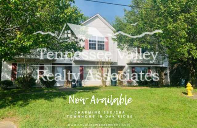 Charming 3 bed, 2 bath townhome in Oak Ridge! - 156 North Illinois Avenue, Oak Ridge, TN 37830
