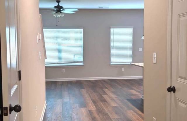 6054 Oak Bend Ct Gallery 3