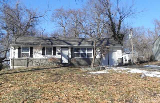 6912 Laurel Avenue - 6912 Laurel Avenue, Raytown, MO 64133