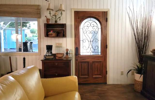 725 Hamilton Lane photos photos