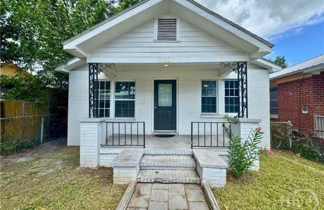 2032 Eppinger Street Gallery 1