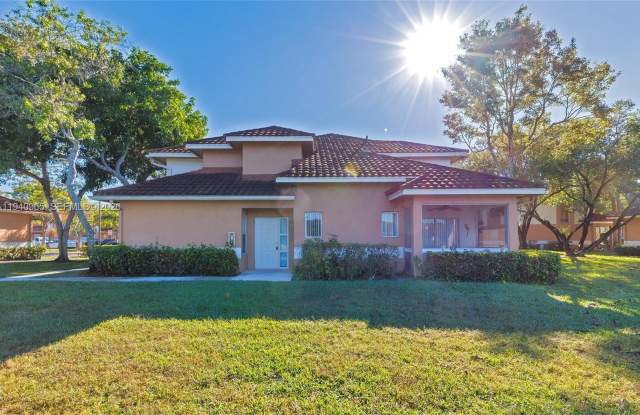 801 NW 91st Ter photos photos