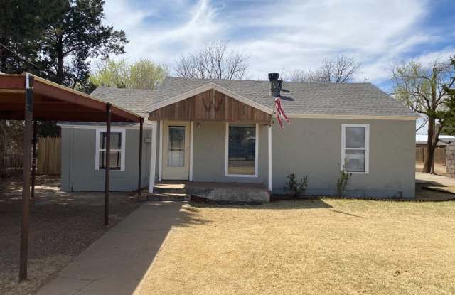 905 Texas Avenue - 905 Texas Avenue, Shallowater, TX 79363