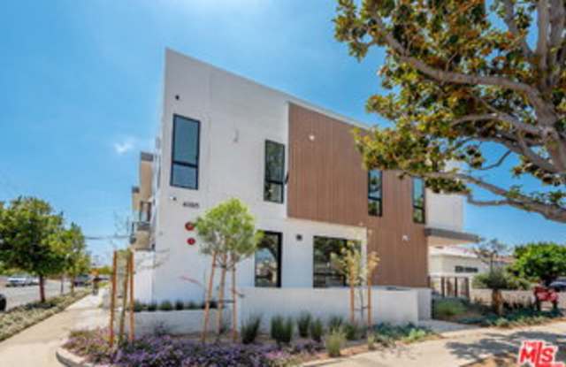 4095 Sawtelle Boulevard Gallery 1