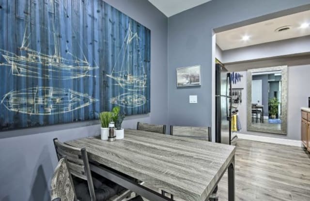 306E Forbes St photos photos