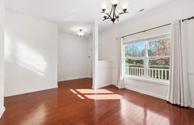 Welcome to this charming 4-bedroom, 2.5-bathroom home located in Durham, NC.! Gallery 4