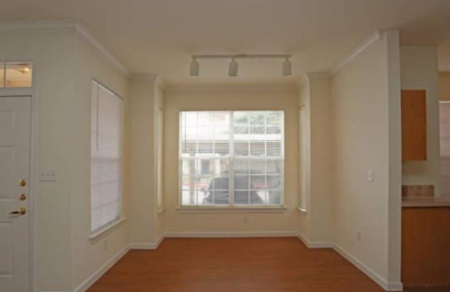 19982 Huebner Rd Gallery 4