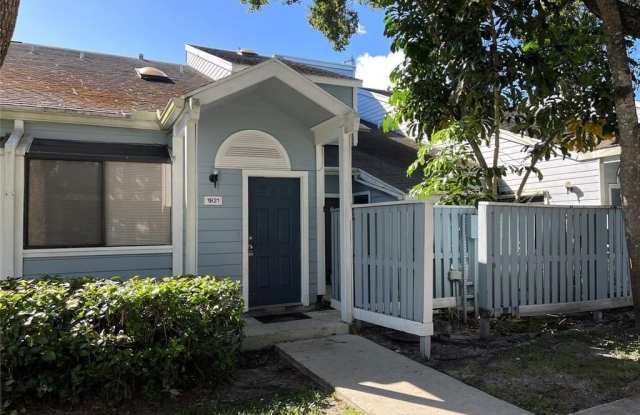 1821 Racquet Ct photos photos